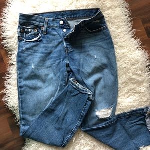 Levi’s distressed button fly jeans sz 25